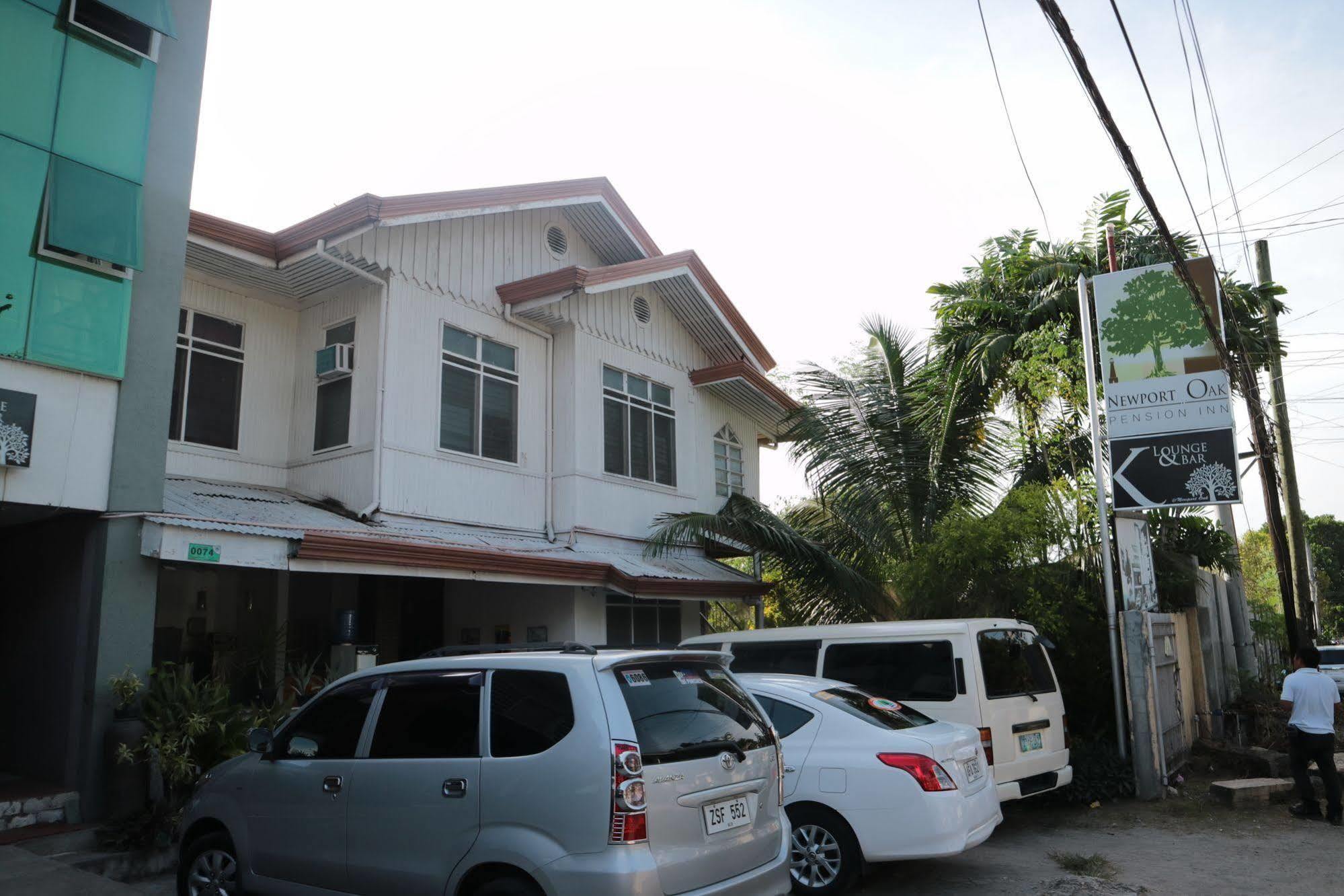 Newport Oak Pension Inn タグビララン エクステリア 写真